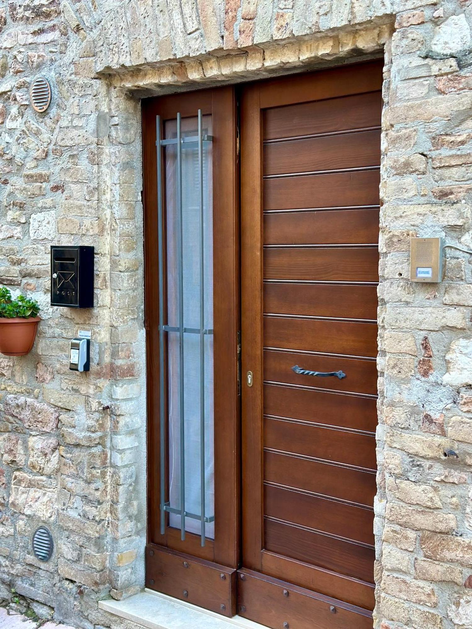 Apartament La Perla Di Tamara-Assisi Blu Zewnętrze zdjęcie